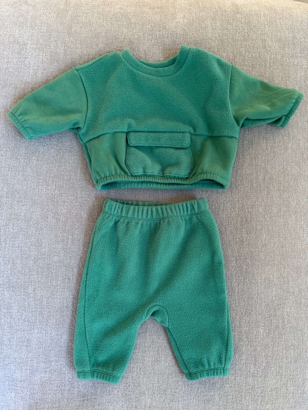 Cat & Jack Green Baby Fleece Set 0-3M
